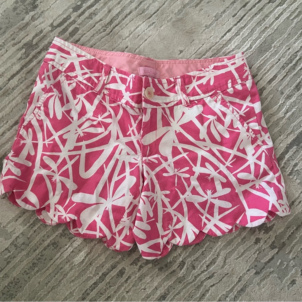 Lilly Pulitzer Pink White Dragonfly Scallop Hem Buttercup Shorts. Size 00